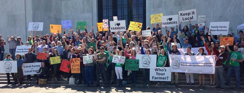 Over 150 farmers, ranchers, and local food advocates on the State Capitol Steps in March 2015, raising our voices on behalf of Oregon’s family farmers.